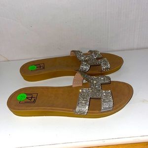 L4 SANDALS